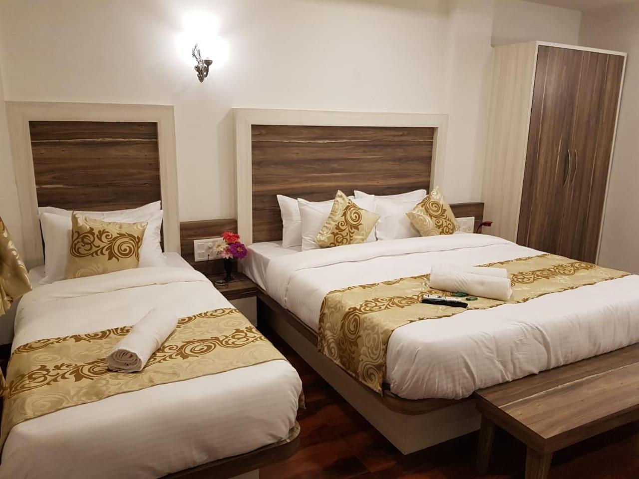 C P Cottage Resort Mahabaleshwar Bagian luar foto