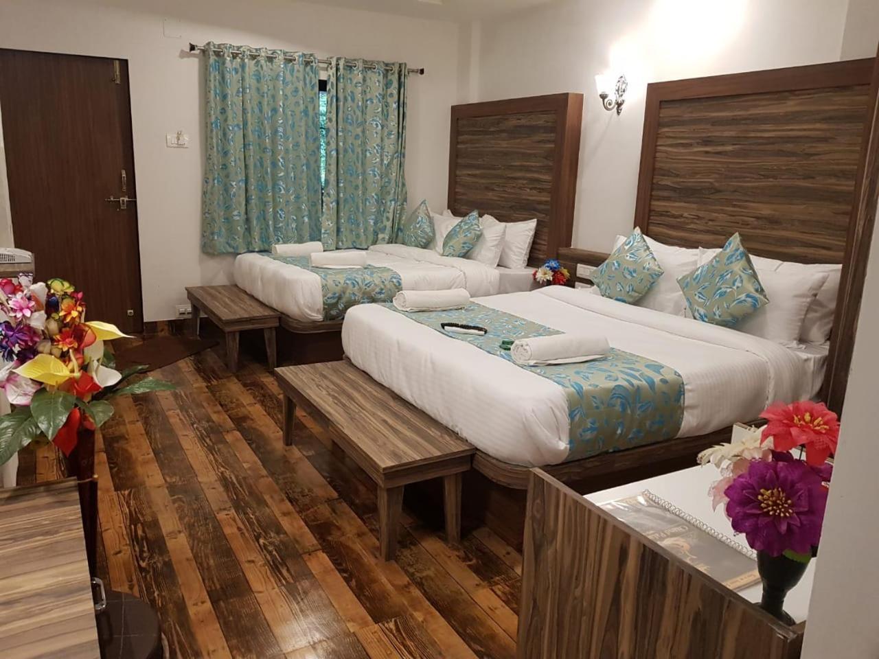 C P Cottage Resort Mahabaleshwar Bagian luar foto