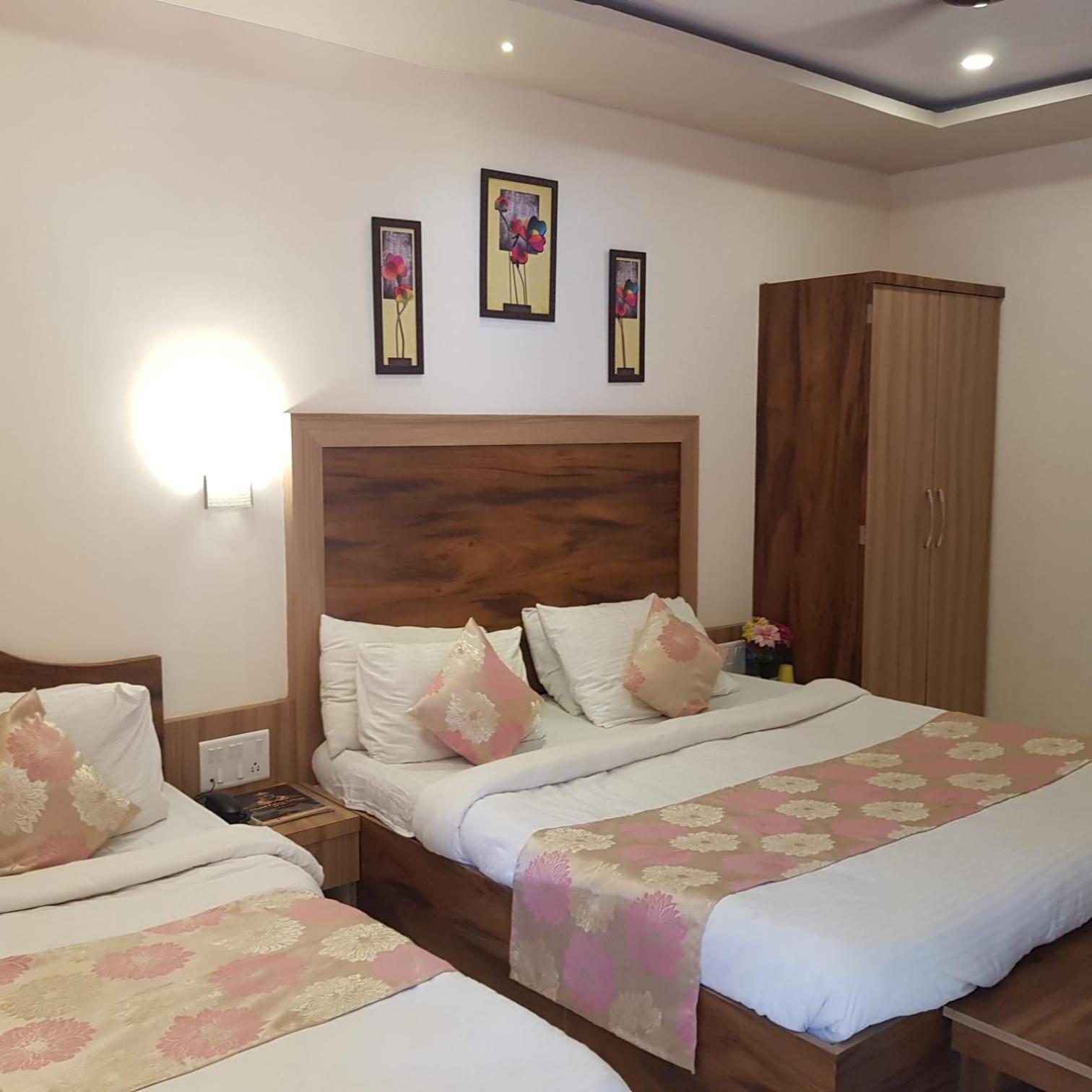 C P Cottage Resort Mahabaleshwar Bagian luar foto