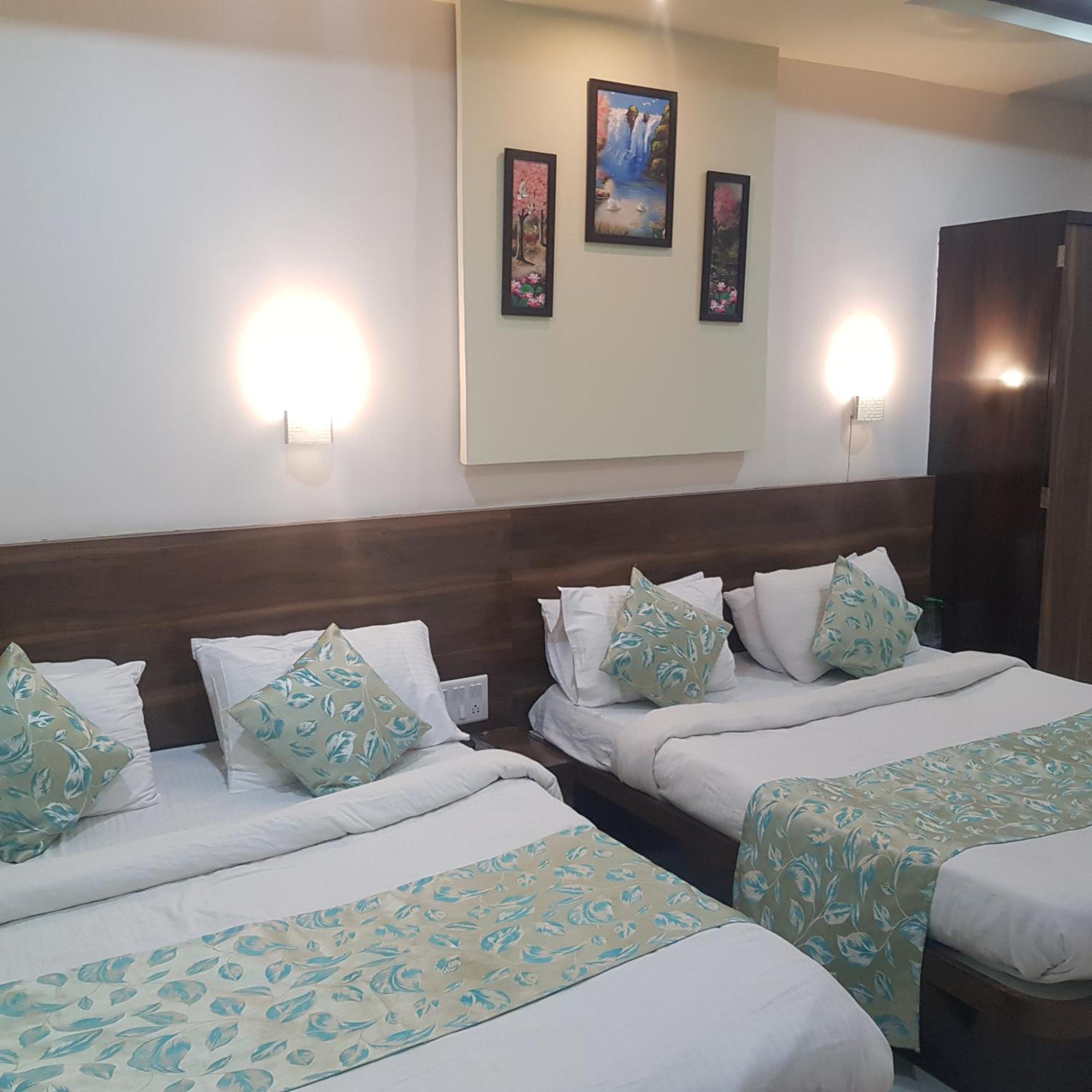 C P Cottage Resort Mahabaleshwar Bagian luar foto