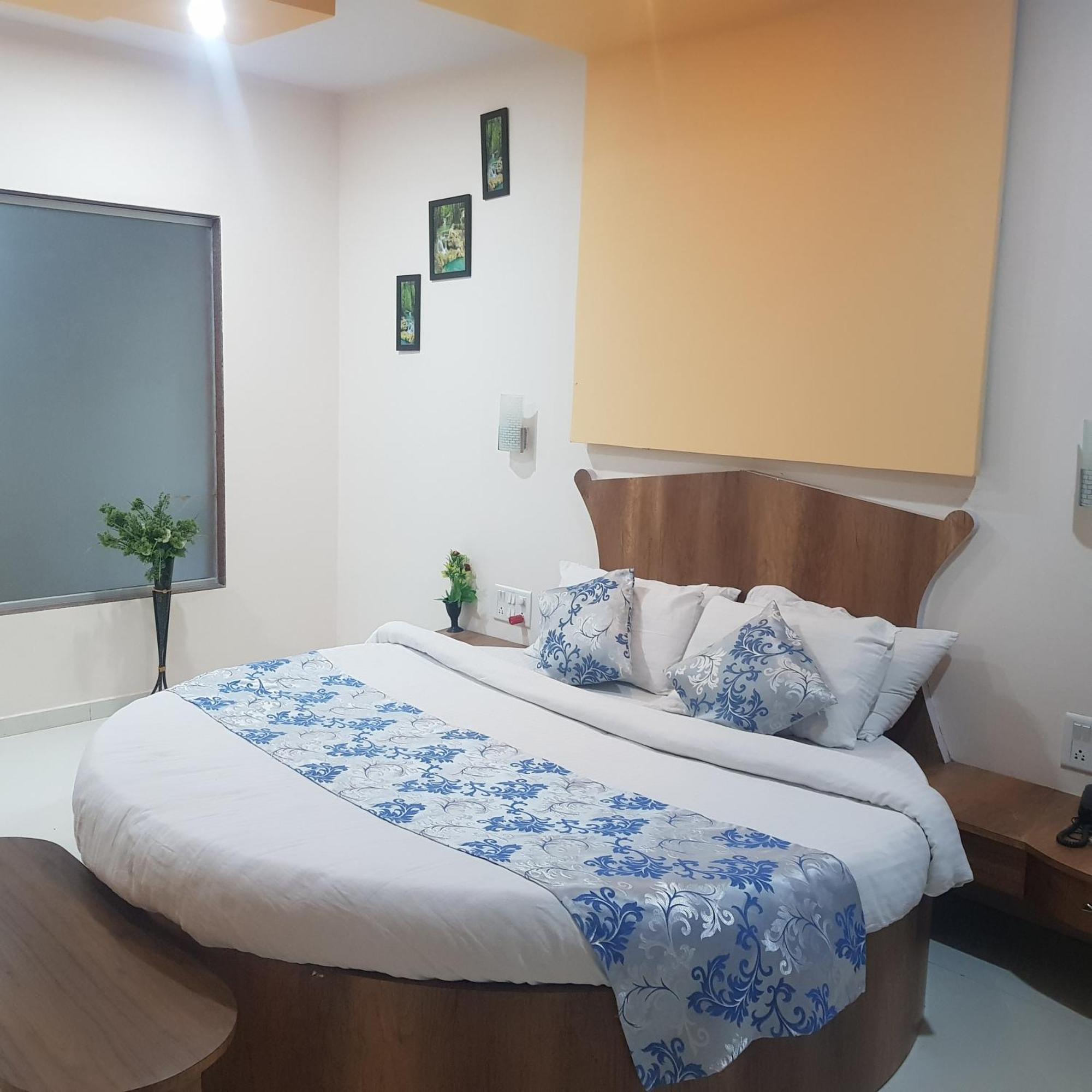 C P Cottage Resort Mahabaleshwar Bagian luar foto