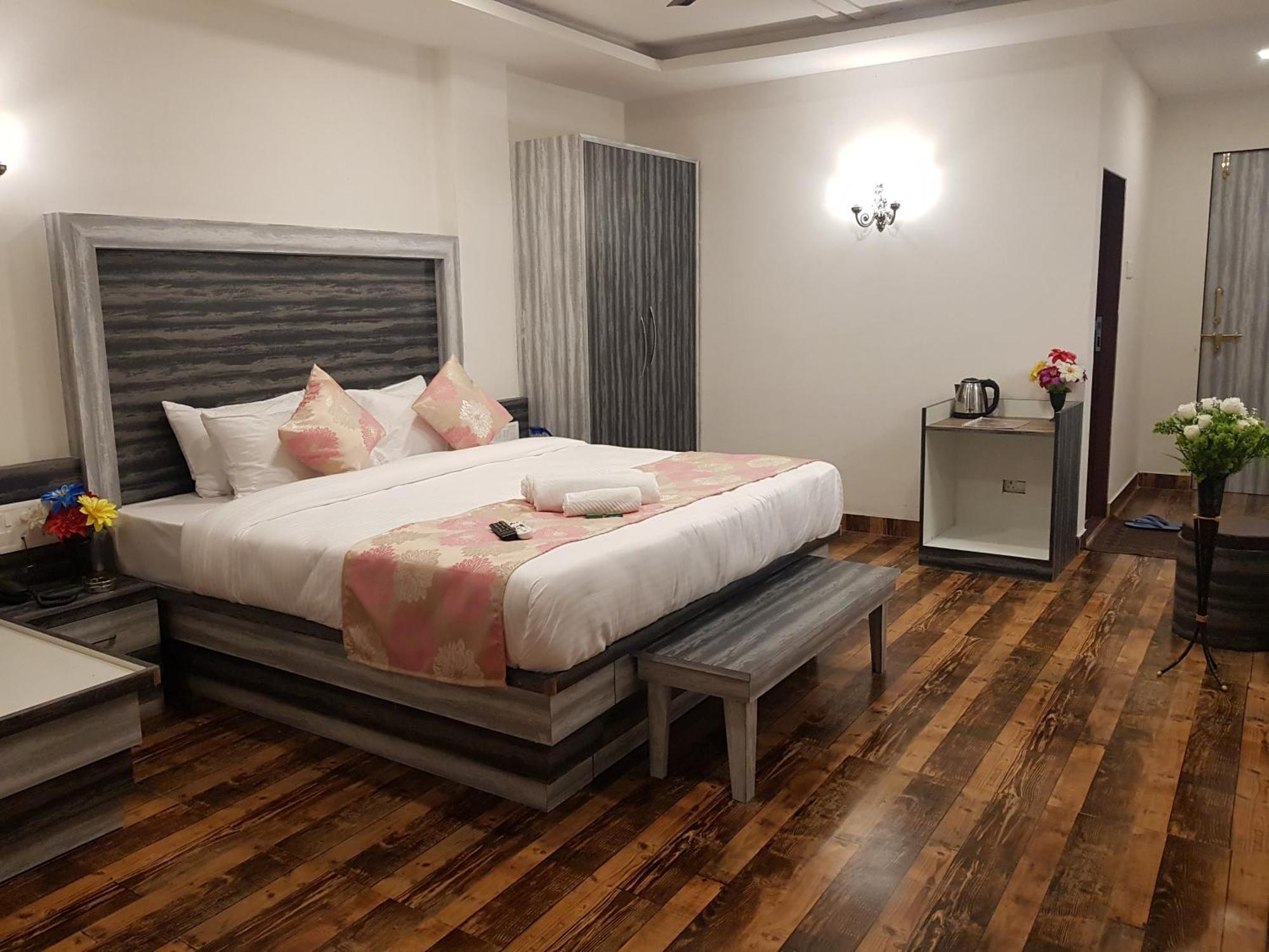 C P Cottage Resort Mahabaleshwar Bagian luar foto
